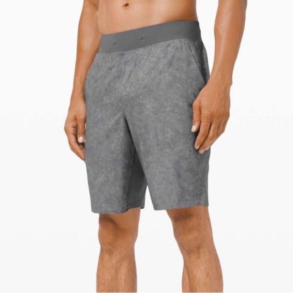 Lululemon Men’s T.H.E. Short size L